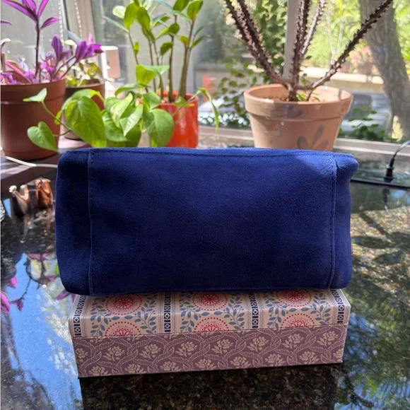 Portland Leather Joni Blue Flora Shoulder Bag - Retired - Picture 4 of 8